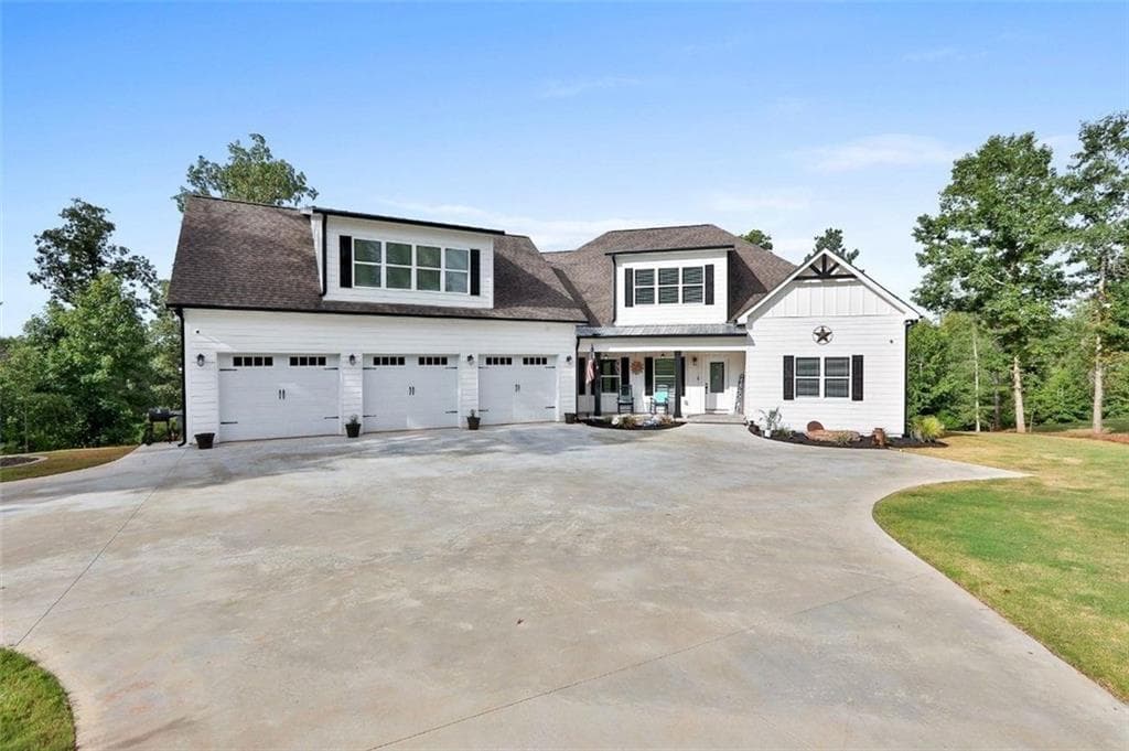 215 Walden Pond Trail, Senoia, GA 30276 — most recent listing photo