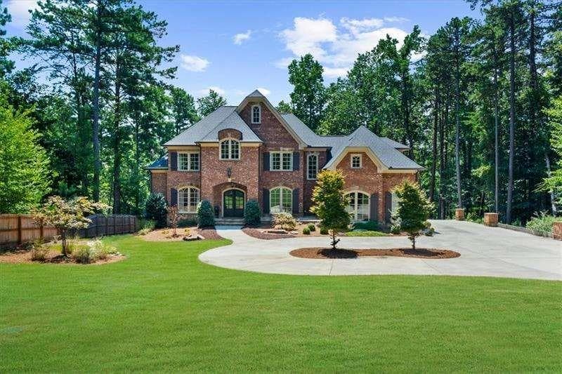 5 bedroom, 7 bathroom, 6,874 sq ft single family residence sold at 6806 Misty Cove, Flowery Branch, GA 30542