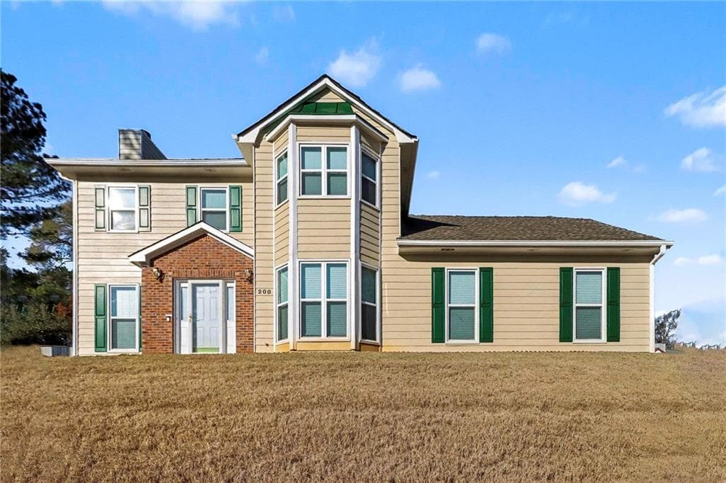 3 bedroom, 3 bathroom, 1,600 sq ft single family residence for sale at 200 Weatherly Drive, Fayetteville, GA 30214
