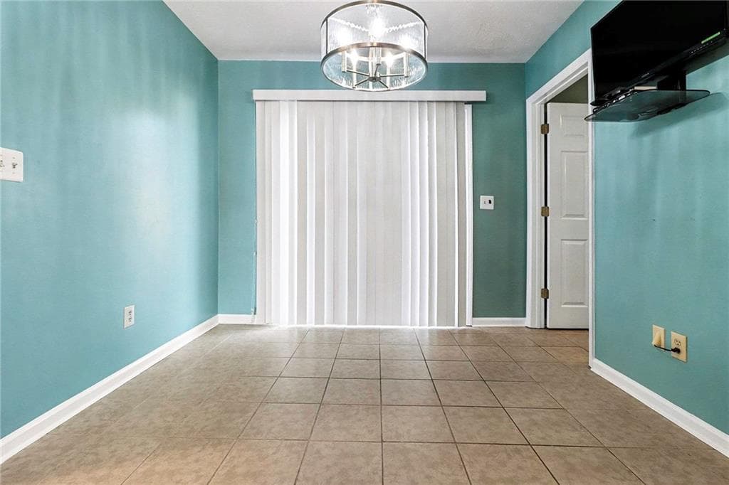 3 bedroom, 3 bathroom, 1,600 sq ft single family residence for sale at 200 Weatherly Drive, Fayetteville, GA 30214 — photo 10