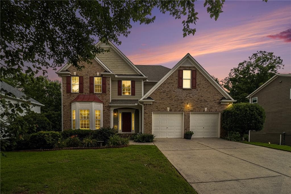 4 bedroom, 3 bathroom, 3,002 sq ft single family residence sold at 5925 Crescent Landing Drive, Cumming, GA 30028