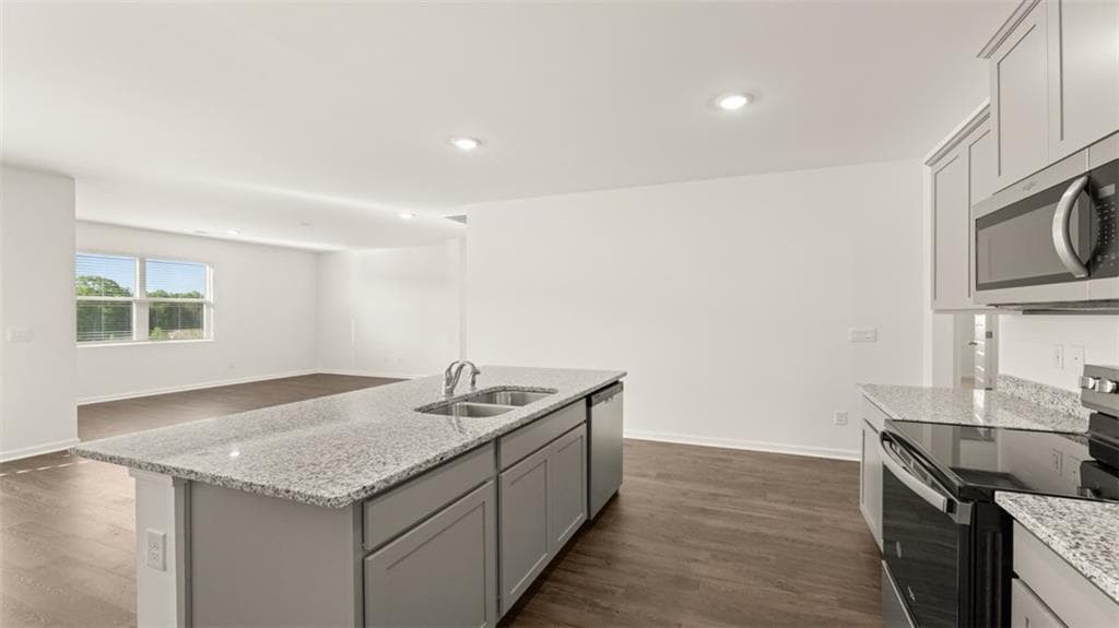 4 bedroom, 2 bathroom, 1,774 sq ft single family residence for sale at 92 White Spruce Way, Newnan, GA 30265 — photo 6