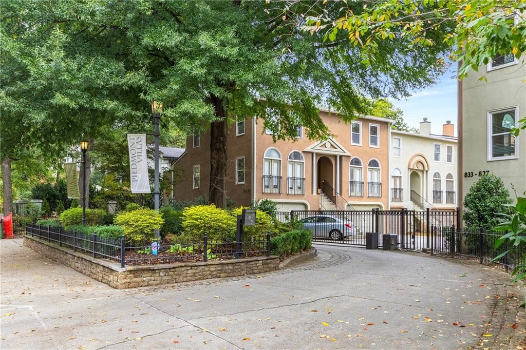 3 bedroom, 4 bathroom, 1,358 sq ft townhouse sold at 839 Piedmont Avenue 839B, Atlanta, GA 30308