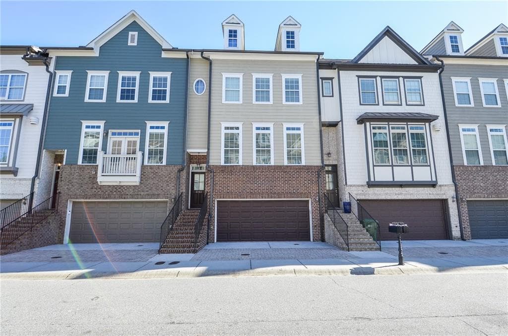 3 bedroom, 4 bathroom, 2,850 sq ft townhouse sold at 2143 Shale Lane, Atlanta, GA 30318