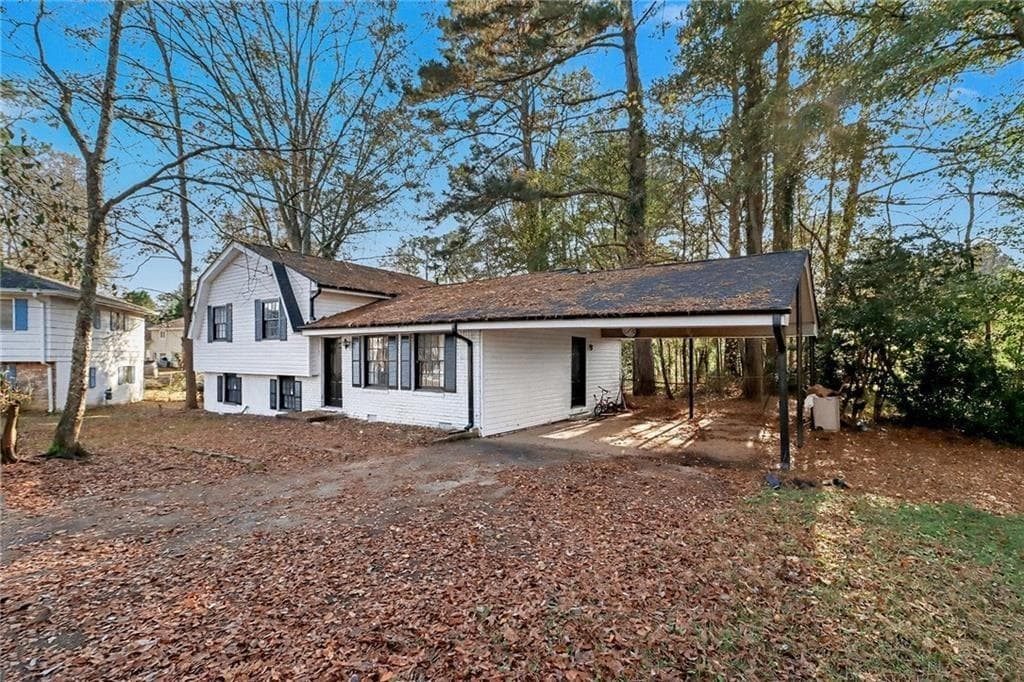 4 bedroom, 3 bathroom, 1,777 sq ft single family residence for sale at 2731 Lynn Court, Ellenwood, GA 30294 — photo 1 of 1