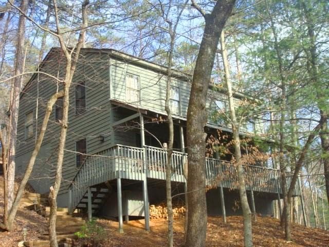 2 bedroom, 3 bathroom, 1,620 sq ft single family residence under contract at 132 Buckskull Hollow Drive, Big Canoe, GA 30143 — photo 2