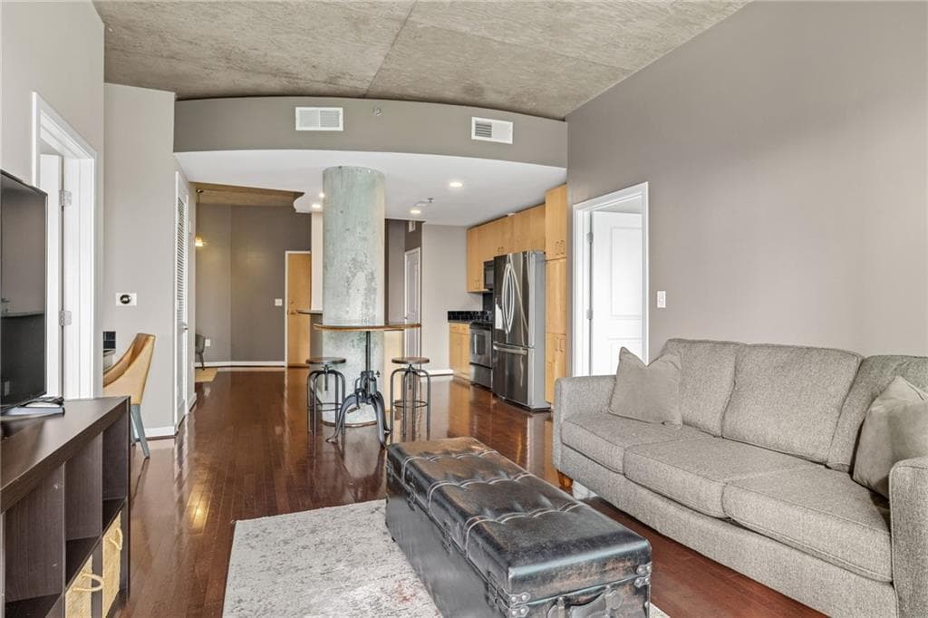 2 bedroom, 2 bathroom, 1,067 sq ft condominium for sale at 361 17th Street 1501, Atlanta, GA 30363 — photo 3