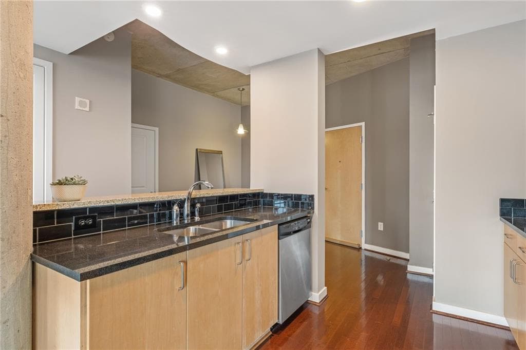 2 bedroom, 2 bathroom, 1,067 sq ft condominium for sale at 361 17th Street 1501, Atlanta, GA 30363 — photo 8