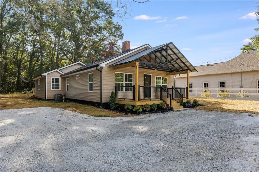 3 bedroom, 2 bathroom single family residence sold at 717 Wedowee St, Bowdon, GA 30108