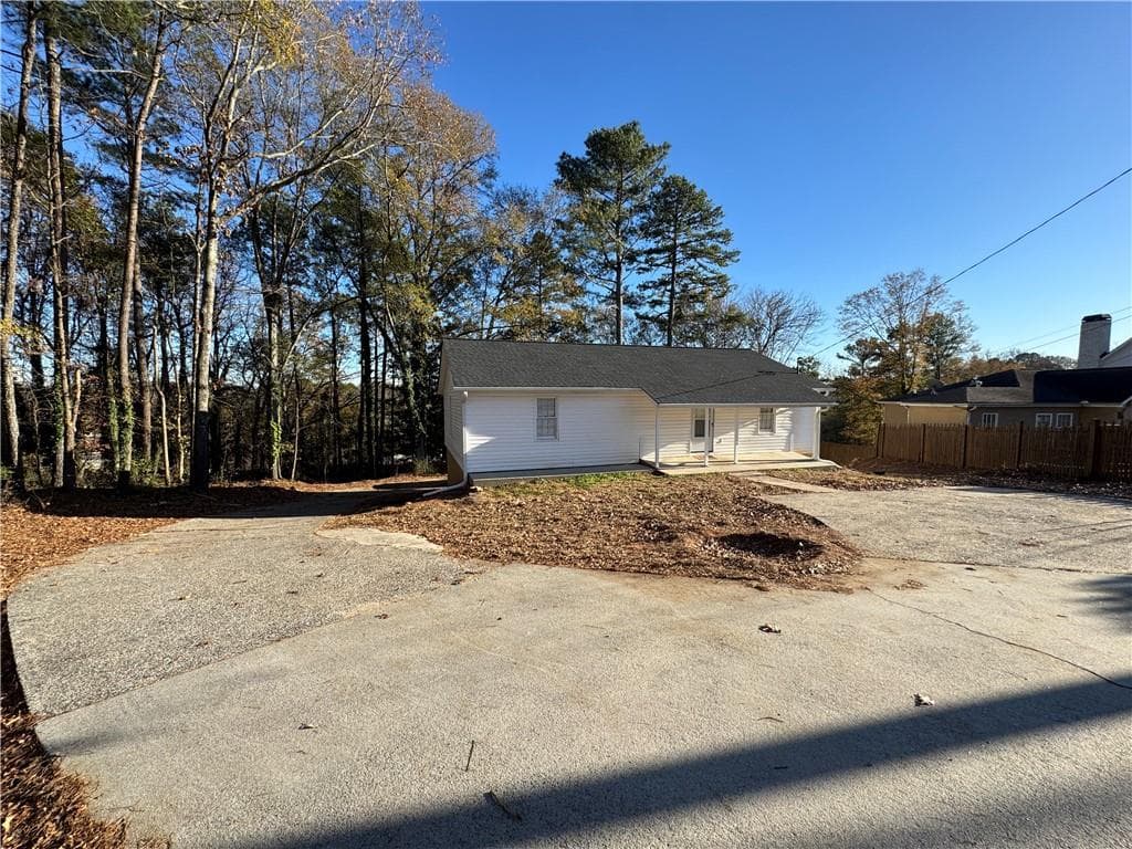 2 bedroom, 2 bathroom duplex for rent at 3599 Ridge Road, Smyrna, GA 30080 for $1,595 a month