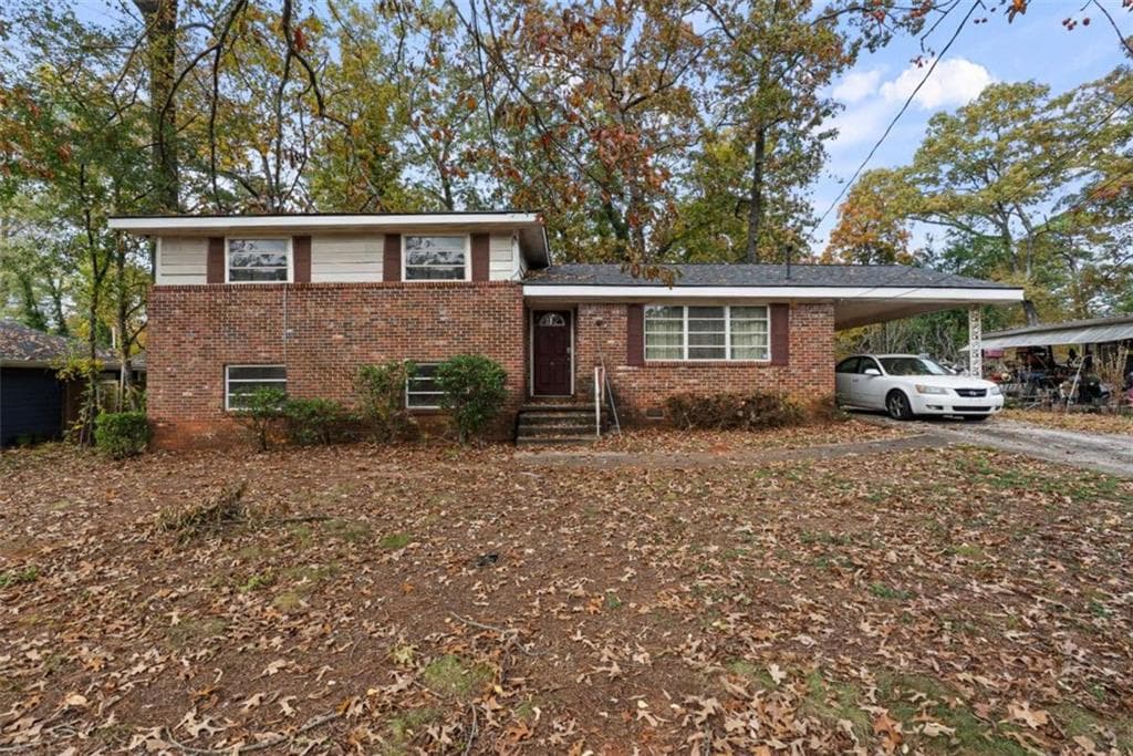 5 bedroom, 3 bathroom single family residence sold at 2390 Mellville Avenue, Decatur, GA 30032