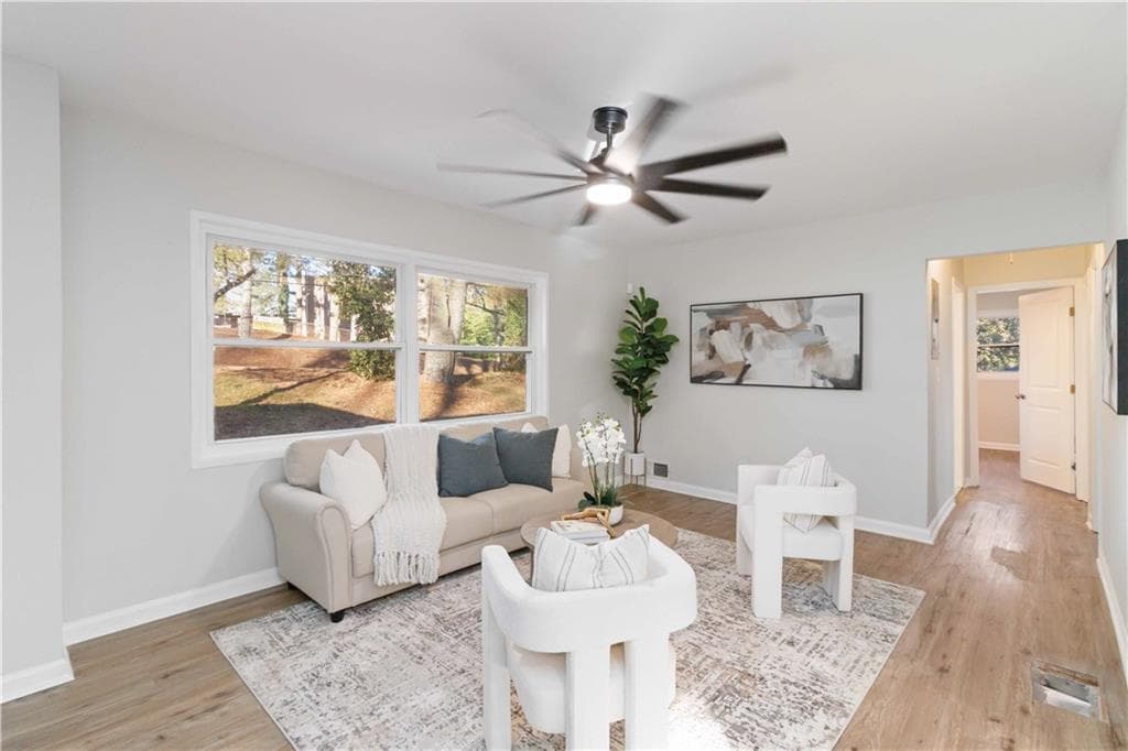 4 bedroom, 2 bathroom, 2,200 sq ft single family residence under contract at 2718 Delowe Drive, Atlanta, GA 30344 — photo 5
