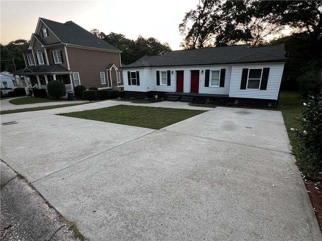 duplex under contract at 229 Victory Drive, Marietta, GA 30060