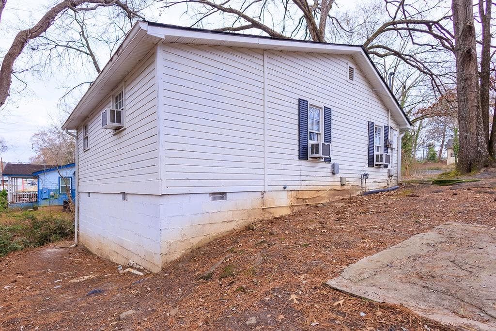 3 bedroom, 1 bathroom, 768 sq ft single family residence for sale at 100 Daisy Circle, Canton, GA 30114 — photo 2
