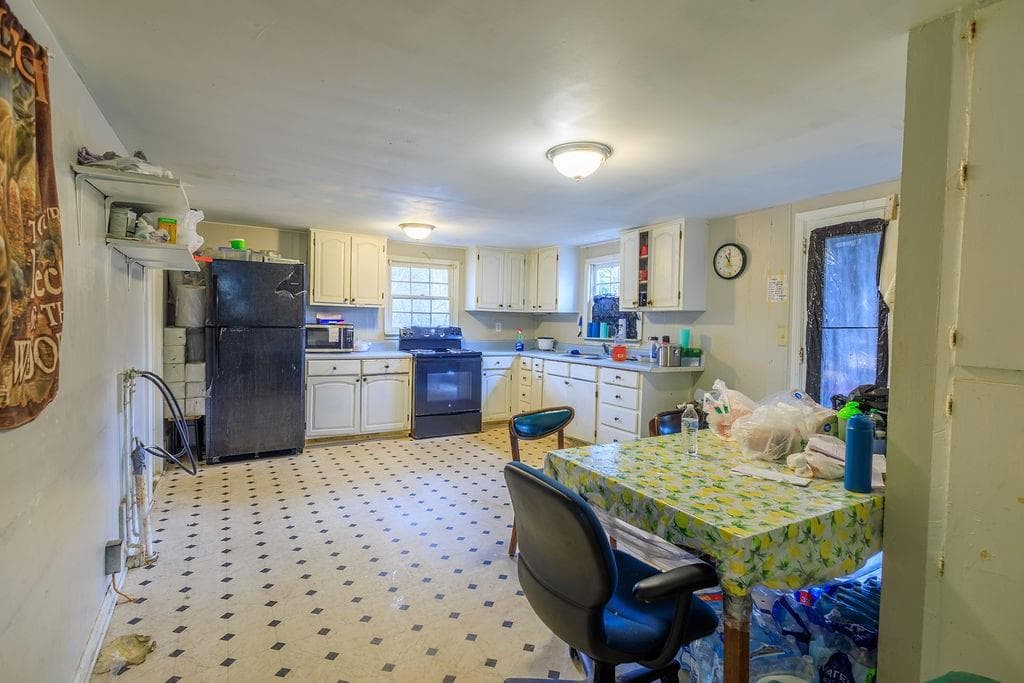 3 bedroom, 1 bathroom, 768 sq ft single family residence for sale at 100 Daisy Circle, Canton, GA 30114 — photo 5
