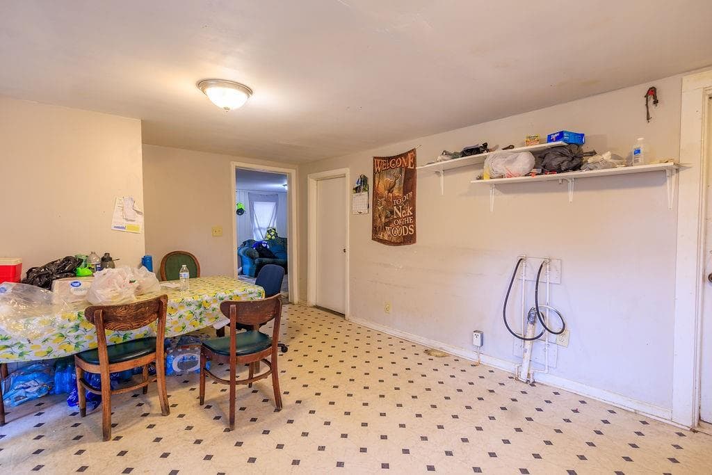 3 bedroom, 1 bathroom, 768 sq ft single family residence for sale at 100 Daisy Circle, Canton, GA 30114 — photo 6
