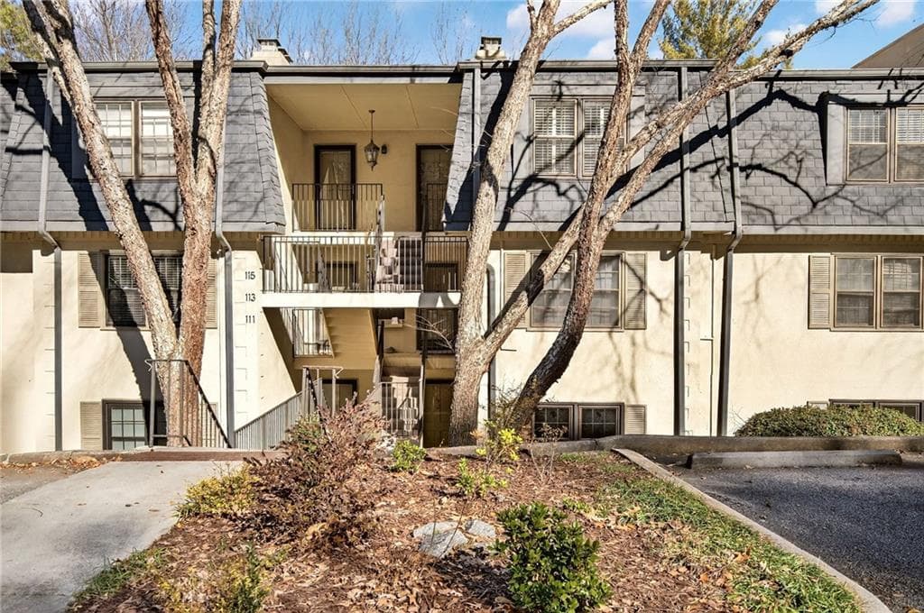 2 bedroom, 2 bathroom, 1,163 sq ft condominium sold at 116 Rosaire Place, Atlanta, GA 30327