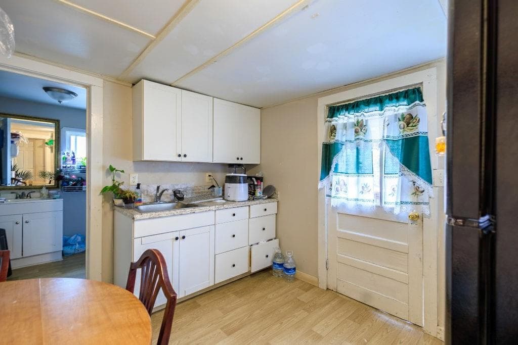 2 bedroom, 1 bathroom, 600 sq ft single family residence for sale at 70 Daisy Circle, Canton, GA 30114 — photo 5