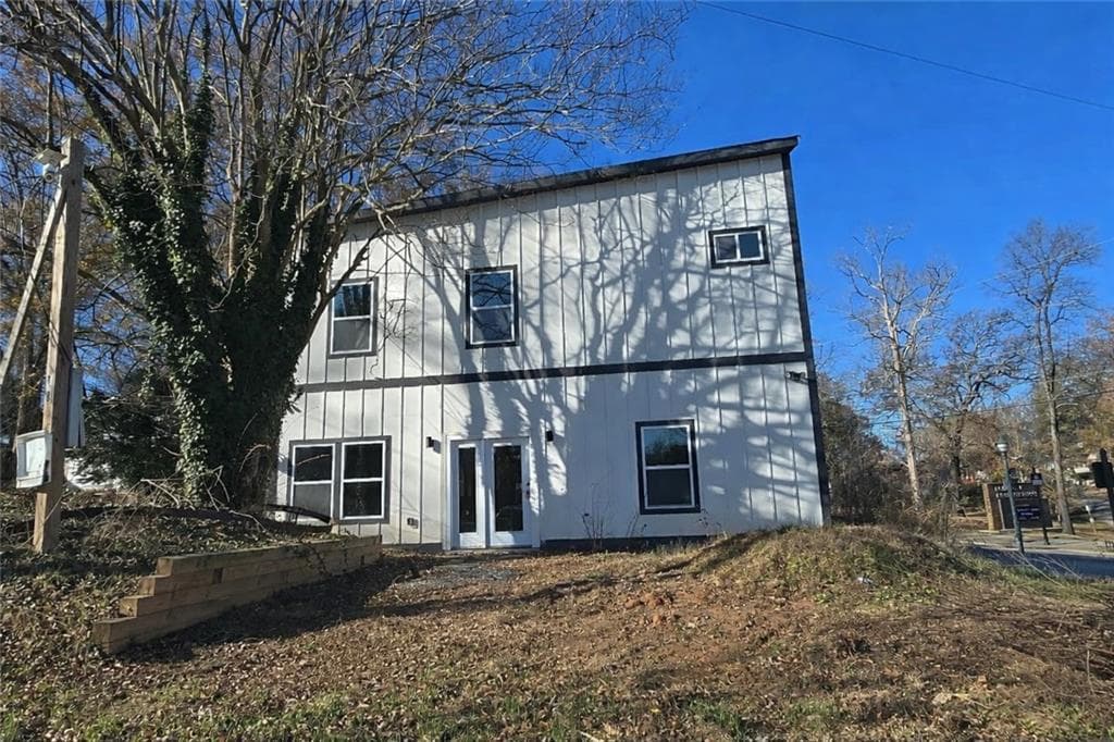 3 bedroom, 3 bathroom, 2,200 sq ft single family residence for sale at 125 Laurel Avenue, Atlanta, GA 30314 — photo 2