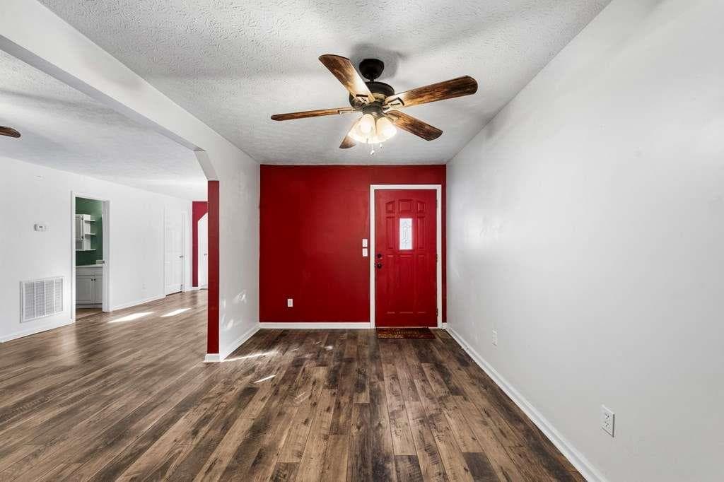 3 bedroom, 2 bathroom, 1,240 sq ft single family residence under contract at 118 Jordan Road, Blairsville, GA 30512 — photo 3