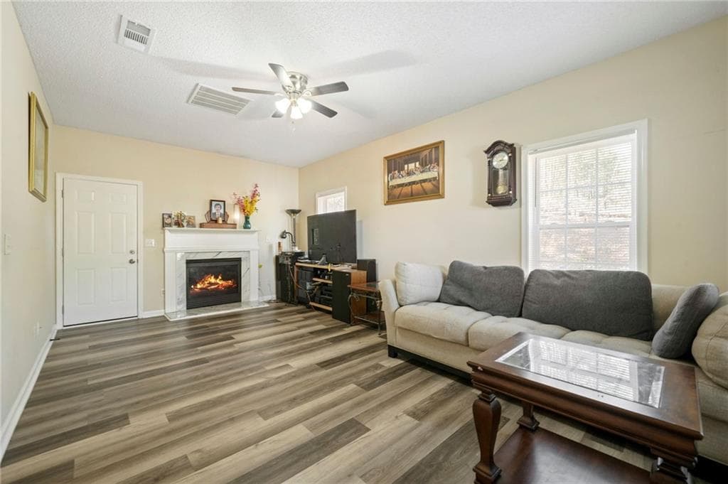 3 bedroom, 3 bathroom, 1,554 sq ft single family residence for sale at 792 Russell Drive, Riverdale, GA 30296 — photo 3