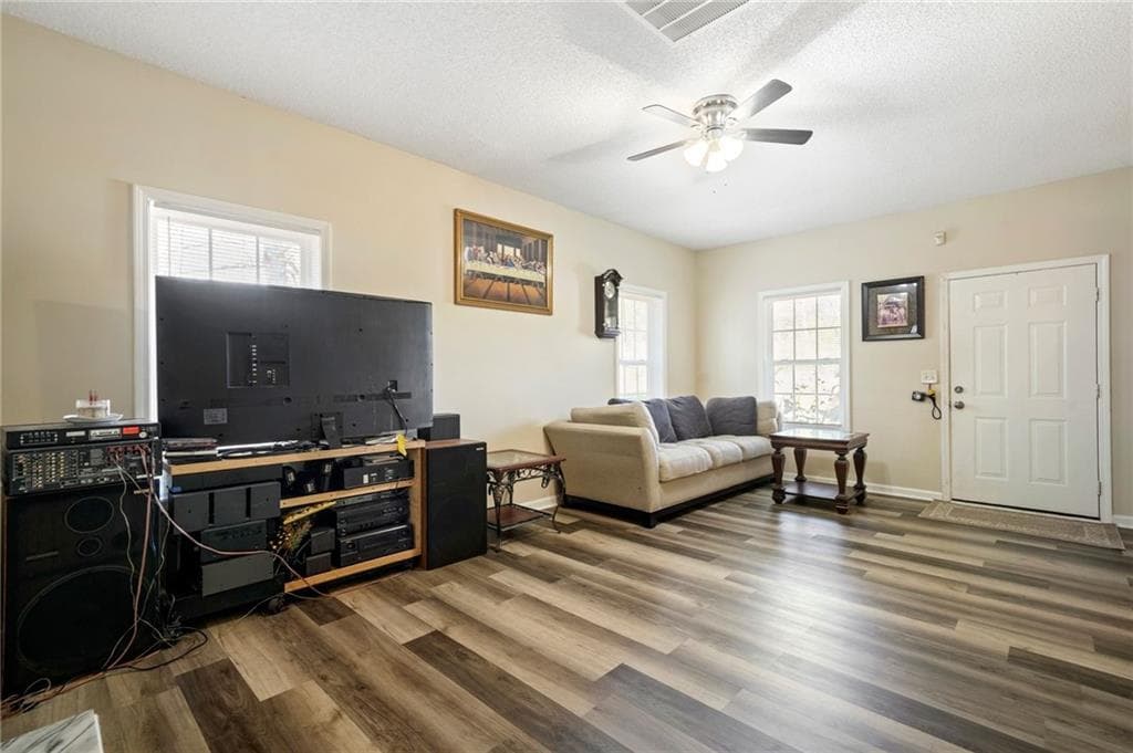3 bedroom, 3 bathroom, 1,554 sq ft single family residence for sale at 792 Russell Drive, Riverdale, GA 30296 — photo 4