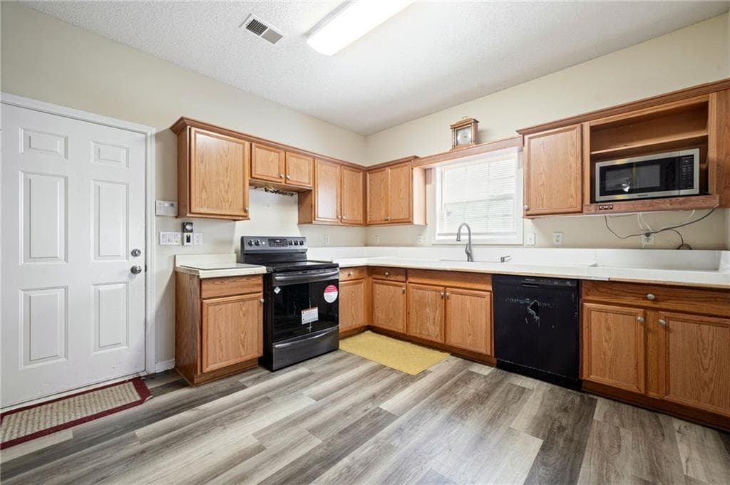 3 bedroom, 3 bathroom, 1,554 sq ft single family residence for sale at 792 Russell Drive, Riverdale, GA 30296 — photo 8