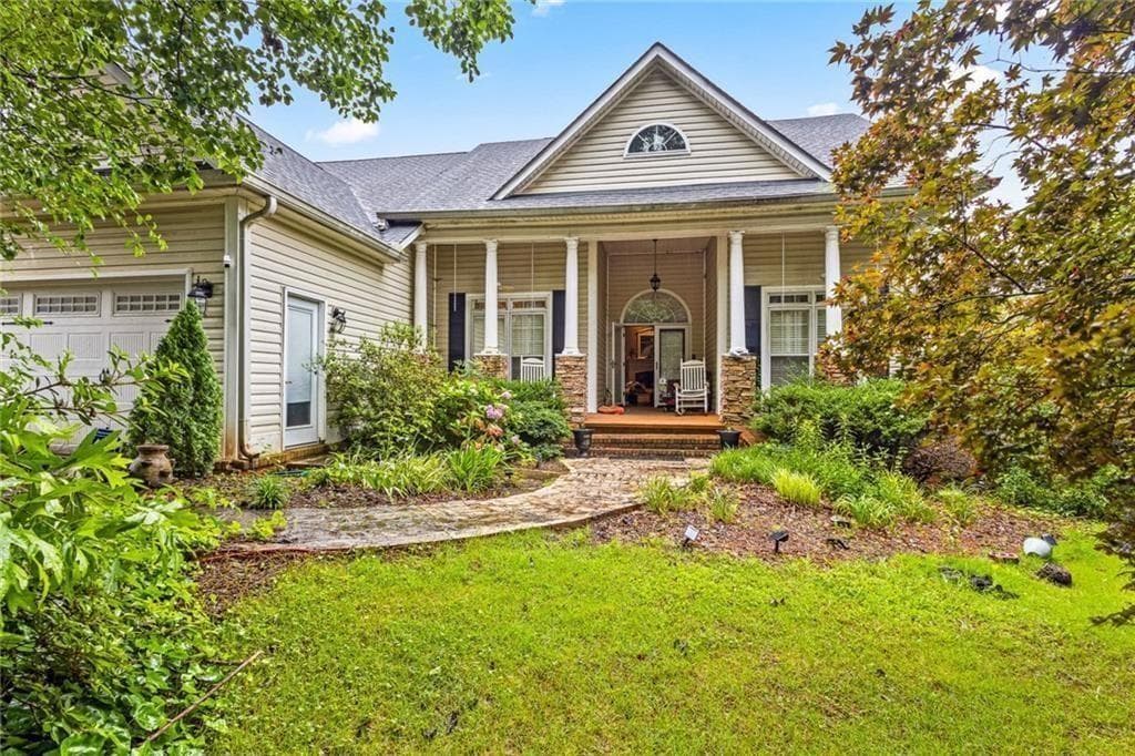 130 Shadow Lake Trail, Newnan, GA 30265 — most recent listing photo