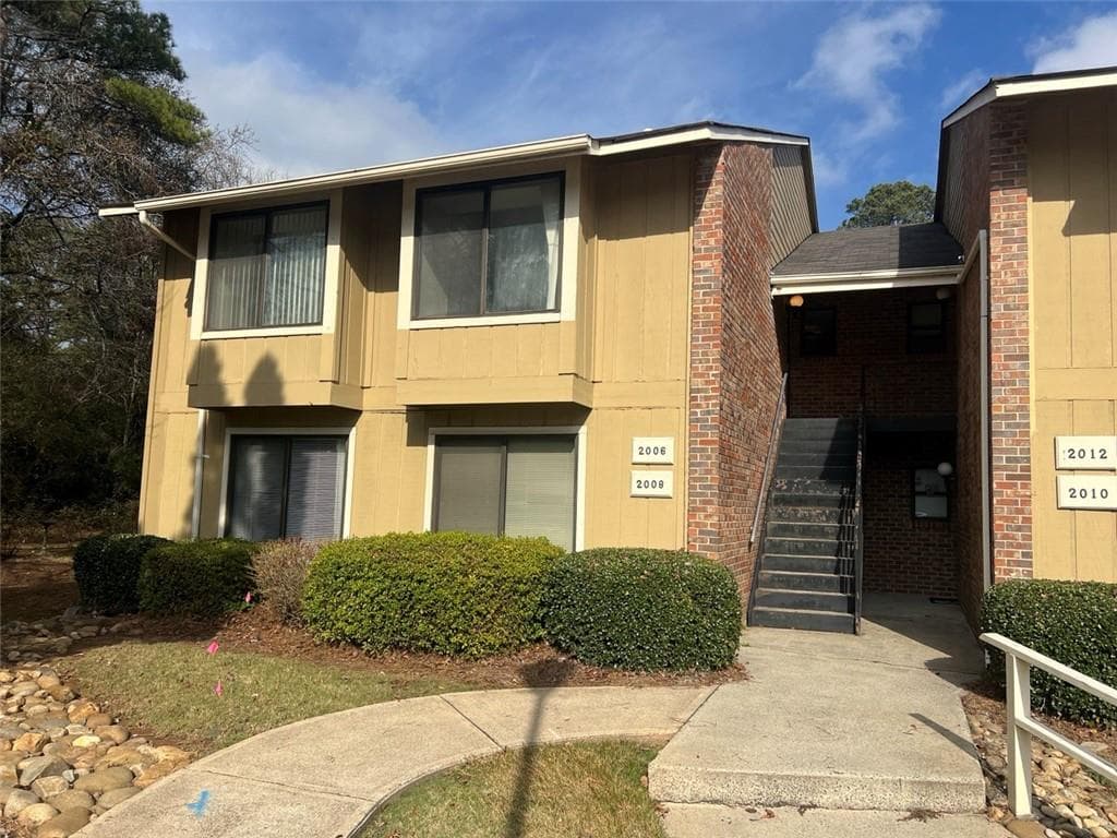 2 bedroom, 2 bathroom, 1,320 sq ft condominium sold at 2006 Powers Ferry Trace, Marietta, GA 30067