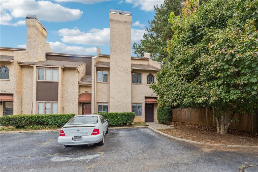 707 Roswell Landings Drive, Roswell, GA 30075 — most recent listing photo