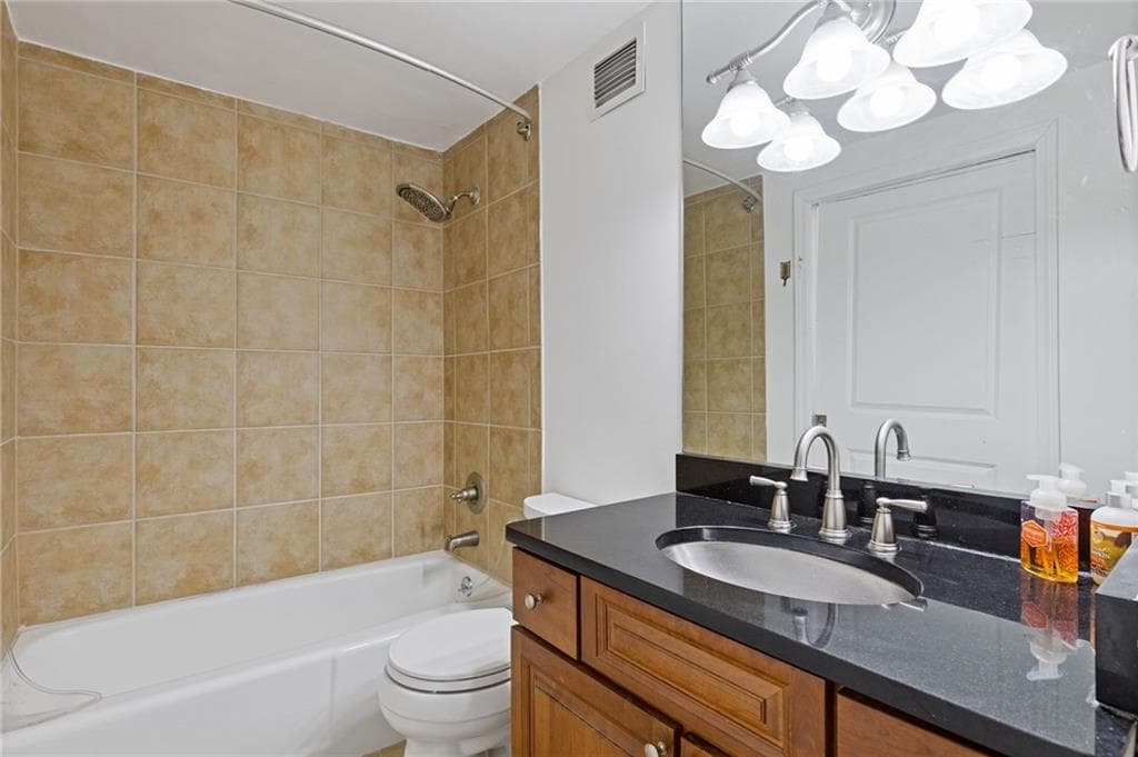 1 bedroom, 2 bathroom, 837 sq ft condominium for sale at 2479 Peachtree Road 402, Atlanta, GA 30305 — photo 9