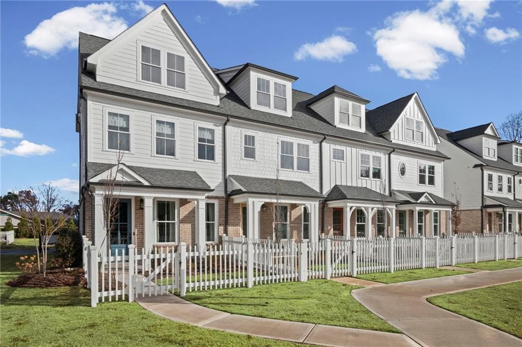 3 bedroom, 3 bathroom, 1,912 sq ft townhouse sold at 204 Village Overlook J2, Canton, GA 30114