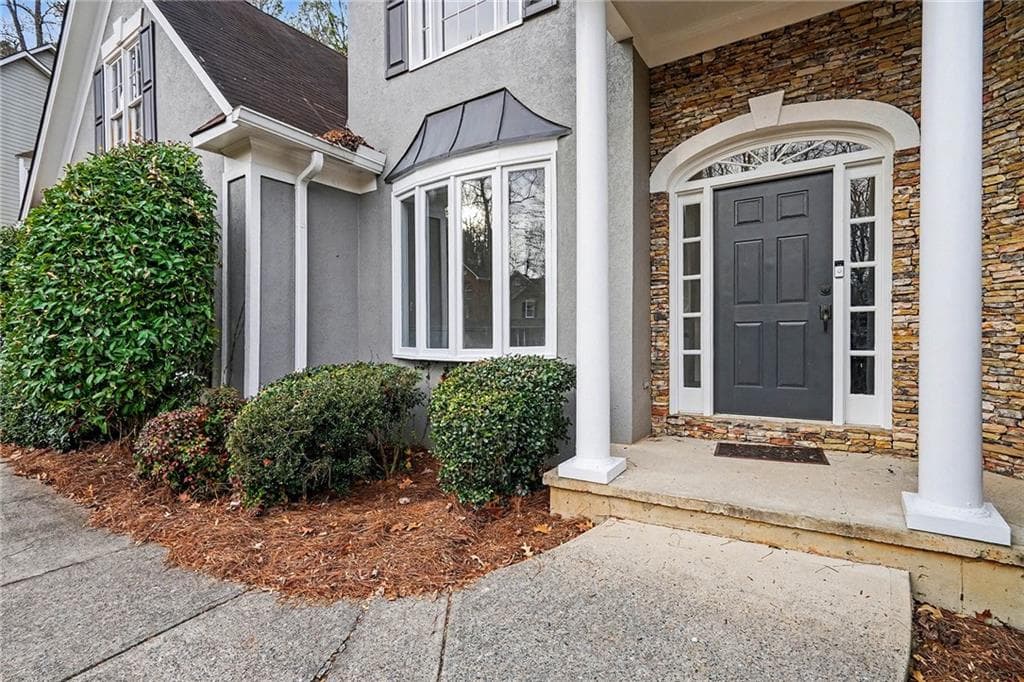 5 bedroom, 4 bathroom, 3,835 sq ft single family residence under contract at 135 Birch Hollow Trail, Marietta, GA 30064 — photo 4