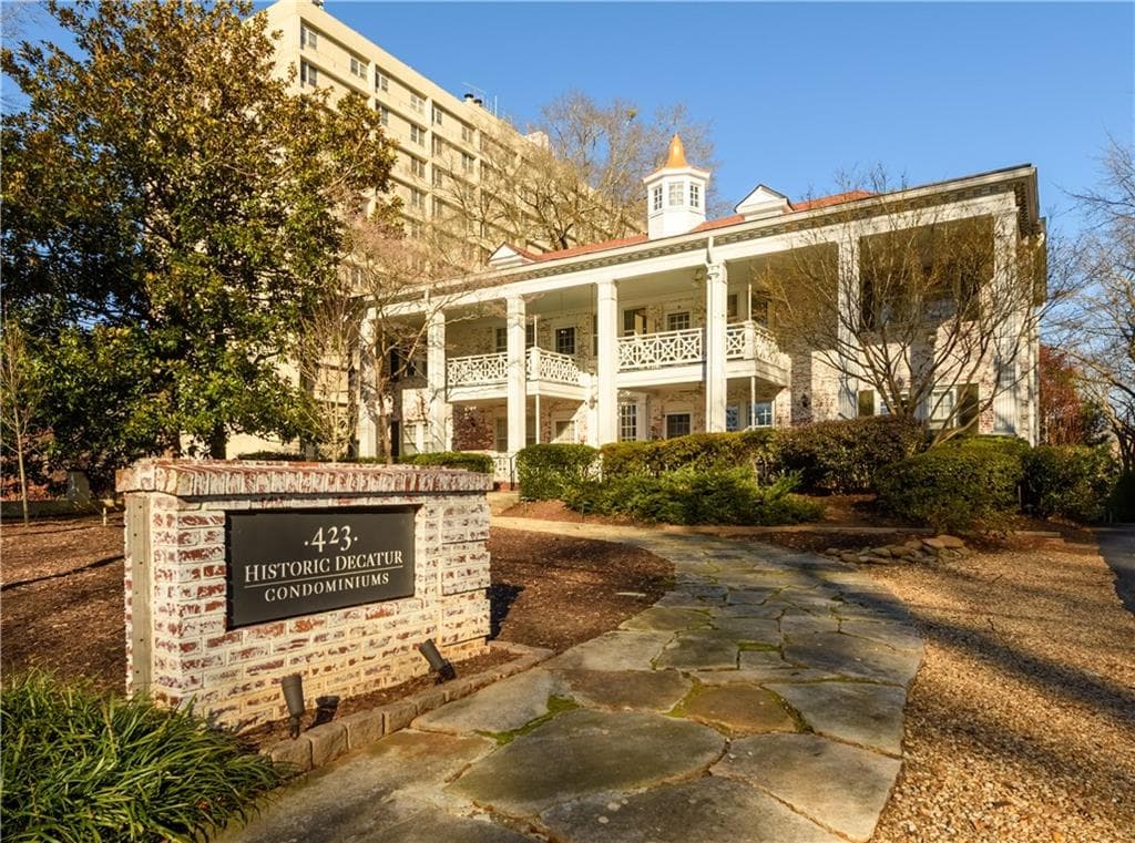 423 Clairemont Avenue 13, Decatur, GA 30030 — most recent listing photo