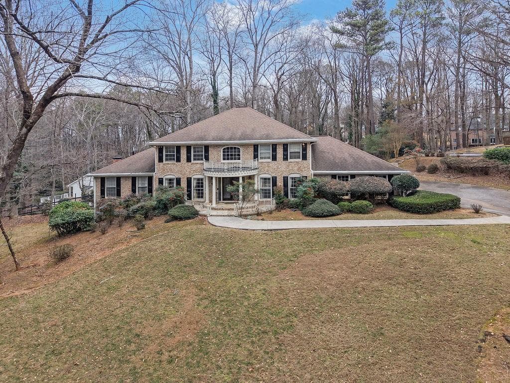 5 bedroom, 5 bathroom, 4,309 sq ft single family residence sold at 180 Spalding Mill, Atlanta, GA 30350