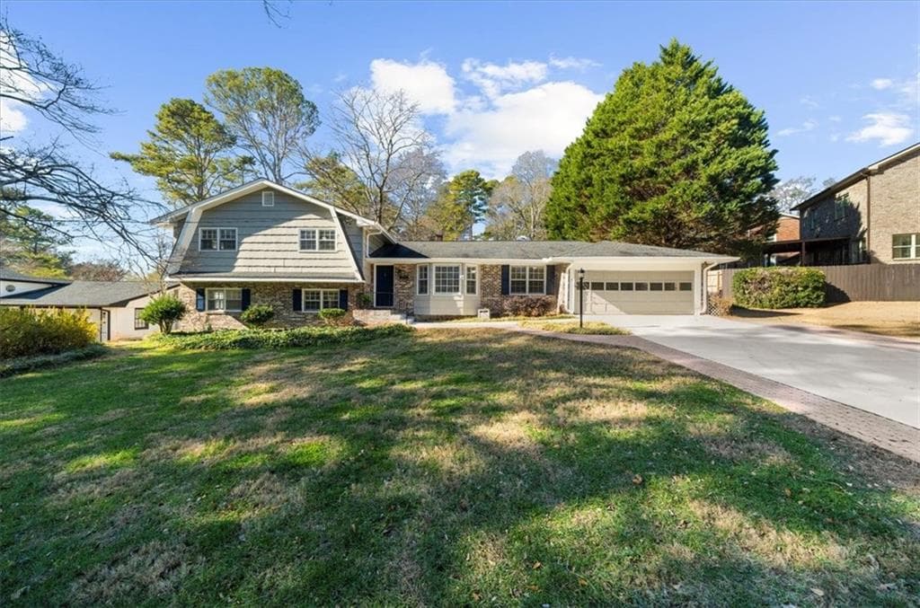 4 bedroom, 3 bathroom, 2,841 sq ft single family residence sold at 2950 Thornbriar Road, Atlanta, GA 30340
