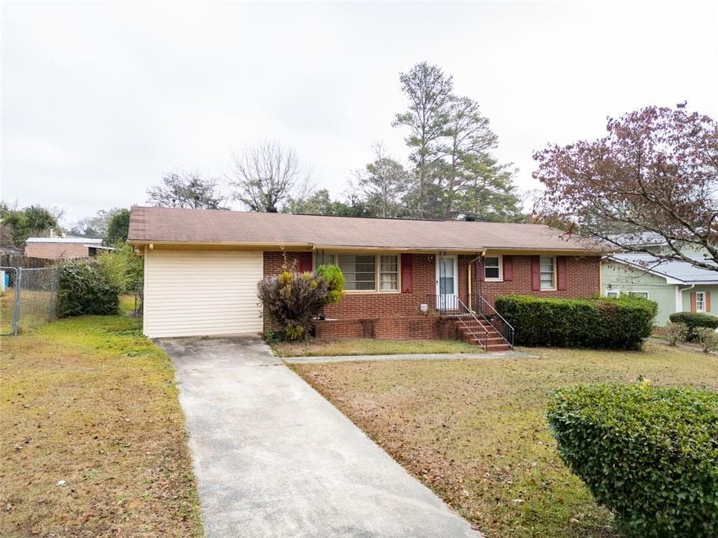 3 bedroom, 2 bathroom, 1,475 sq ft single family residence for sale at 2721 Kensington Place, Macon, GA 31211
