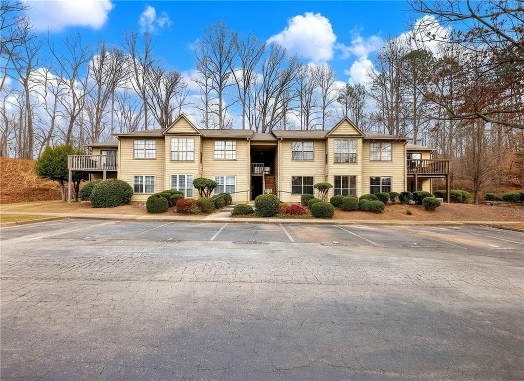 2 bedroom, 2 bathroom, 1,268 sq ft condominium sold at 2235 Old Hamilton Place 100B, Gainesville, GA 30507