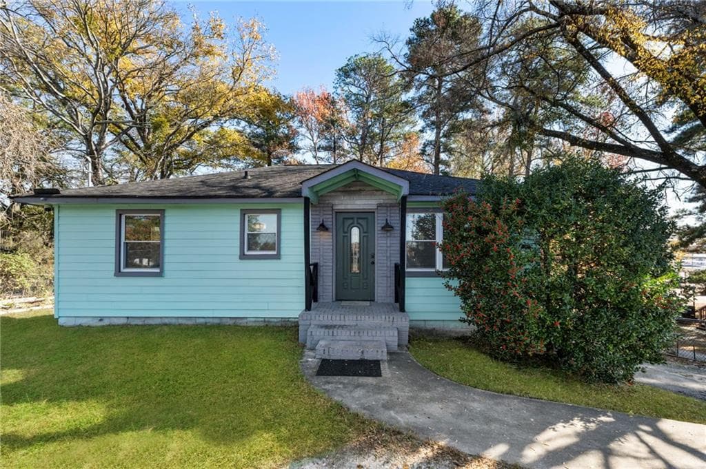3 bedroom, 2 bathroom, 1,800 sq ft single family residence for sale at 5211 Oakdale Road, Smyrna, GA 30082