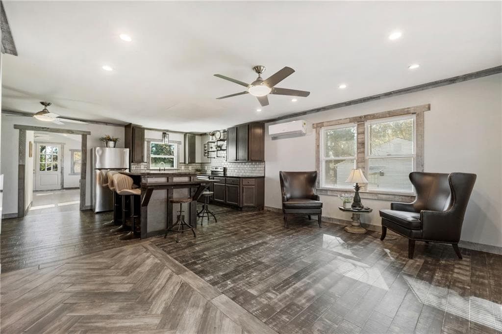 3 bedroom, 2 bathroom, 1,800 sq ft single family residence for sale at 5211 Oakdale Road, Smyrna, GA 30082 — photo 9