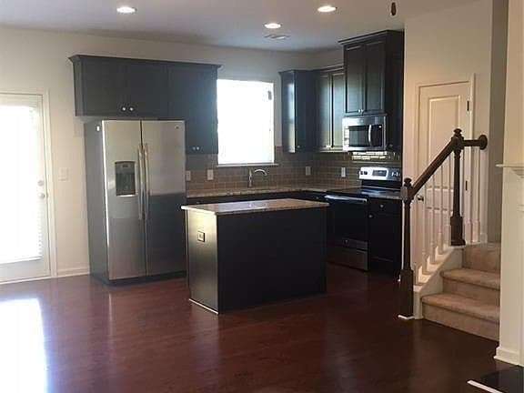 3 bedroom, 2 bathroom, 1,488 sq ft townhouse for sale at 2701 Avanti Way, Decatur, GA 30035 — photo 2