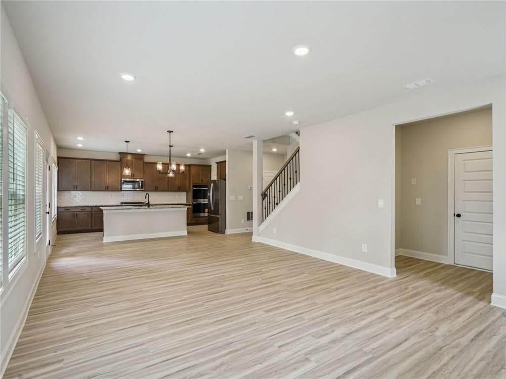 4 bedroom, 3 bathroom, 2,386 sq ft single family residence under contract at 141 Martin Spring Road, Lawrenceville, GA 30045 — photo 4