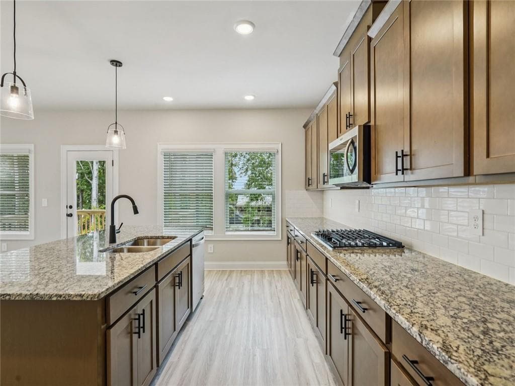 4 bedroom, 3 bathroom, 2,386 sq ft single family residence under contract at 141 Martin Spring Road, Lawrenceville, GA 30045 — photo 9