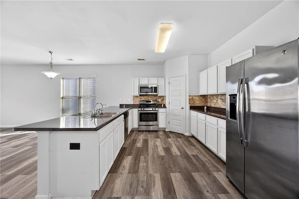 3 bedroom, 2 bathroom, 1,806 sq ft single family residence for sale at 853 Parkside Place Avenue, Mcdonough, GA 30253 — photo 7