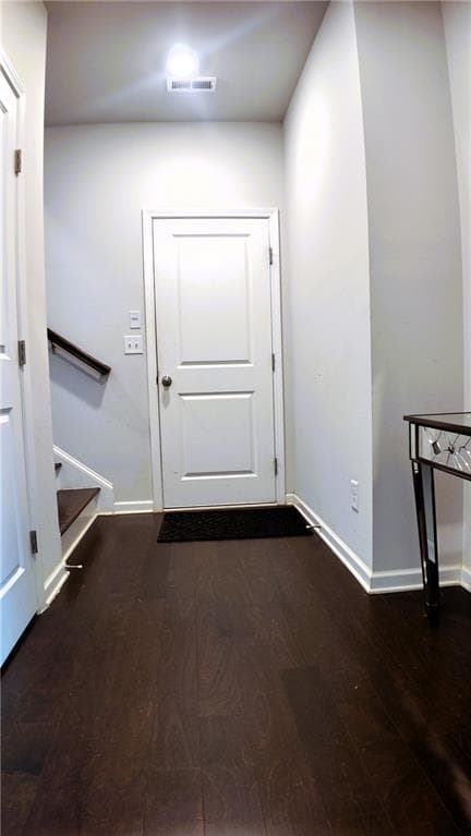 4 bedroom, 4 bathroom, 2,250 sq ft townhouse for sale at 2559 Cherry Birch Lane, Atlanta, GA 30360 — photo 2