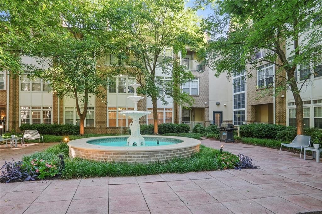 1 bedroom, 1 bathroom, 881 sq ft condominium for sale at 220 Renaissance Parkway 1201, Atlanta, GA 30308 — photo 1 of 29