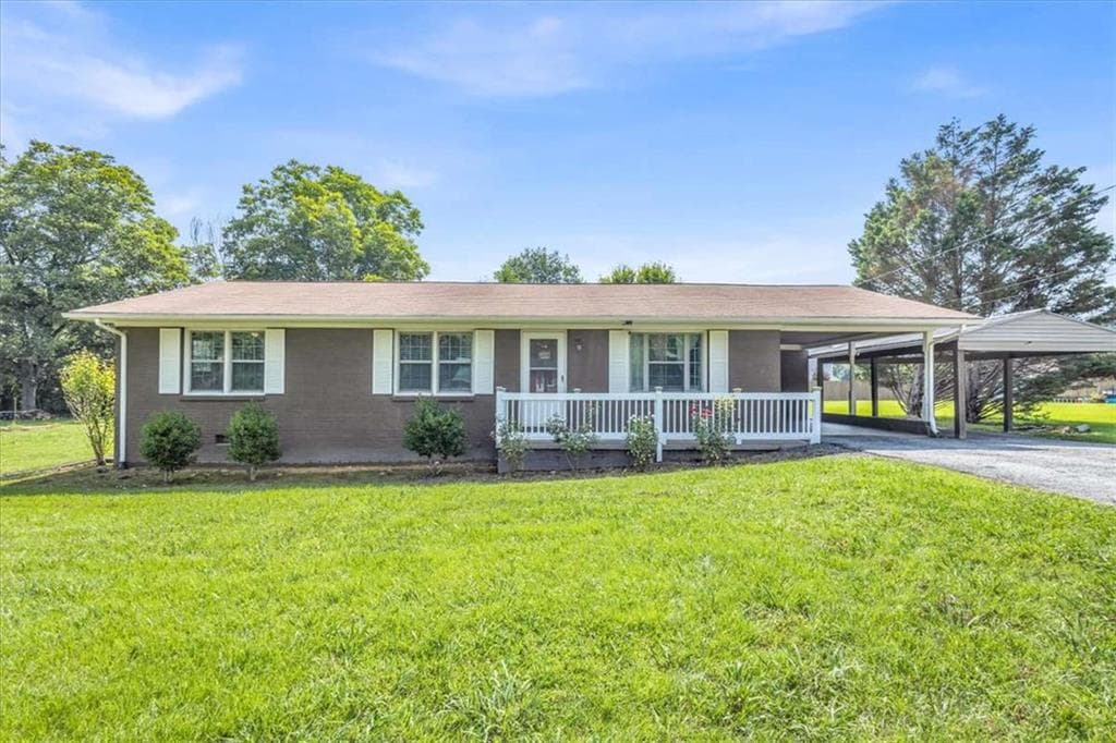 3 bedroom, 2 bathroom single family residence sold at 129 Green Meadow Lane, Calhoun, GA 30701
