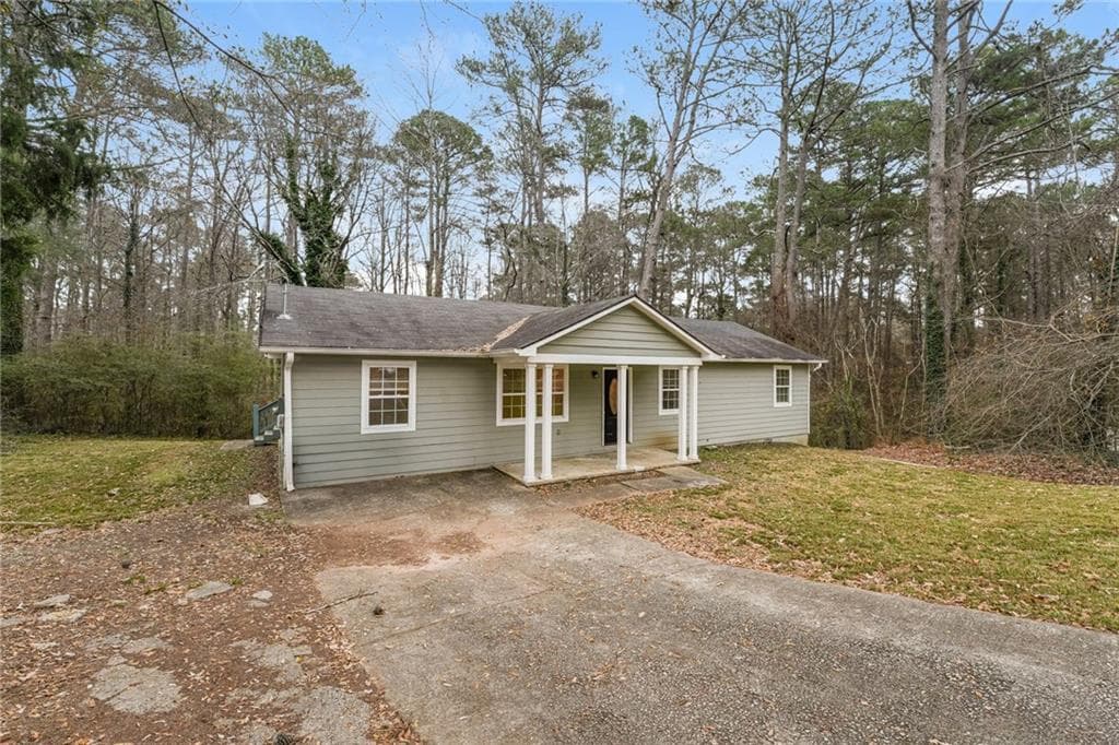 3 bedroom, 2 bathroom, 1,344 sq ft single family residence for sale at 528 Newlin Court, Lawrenceville, GA 30046 — photo 2