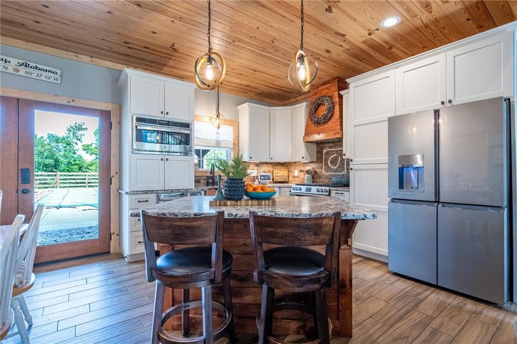 5 bedroom, 4 bathroom, 2,400 sq ft single family residence for sale at 286 County Road 28, Centre, AL 35960 — photo 6
