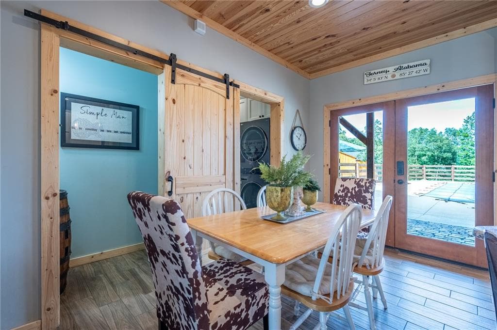 5 bedroom, 4 bathroom, 2,400 sq ft single family residence for sale at 286 County Road 28, Centre, AL 35960 — photo 7